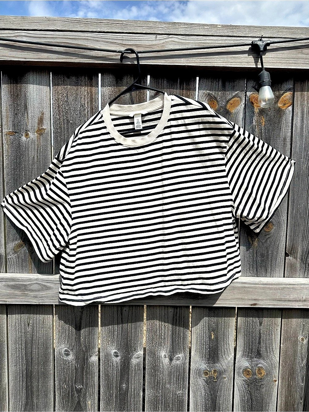 H&M Striped Short Sleeve Tee in White & Black XL Like New